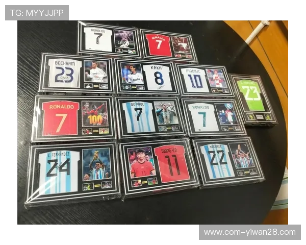 足球迷为何热衷于崇拜球星：背后的心理因素与文化影响分析